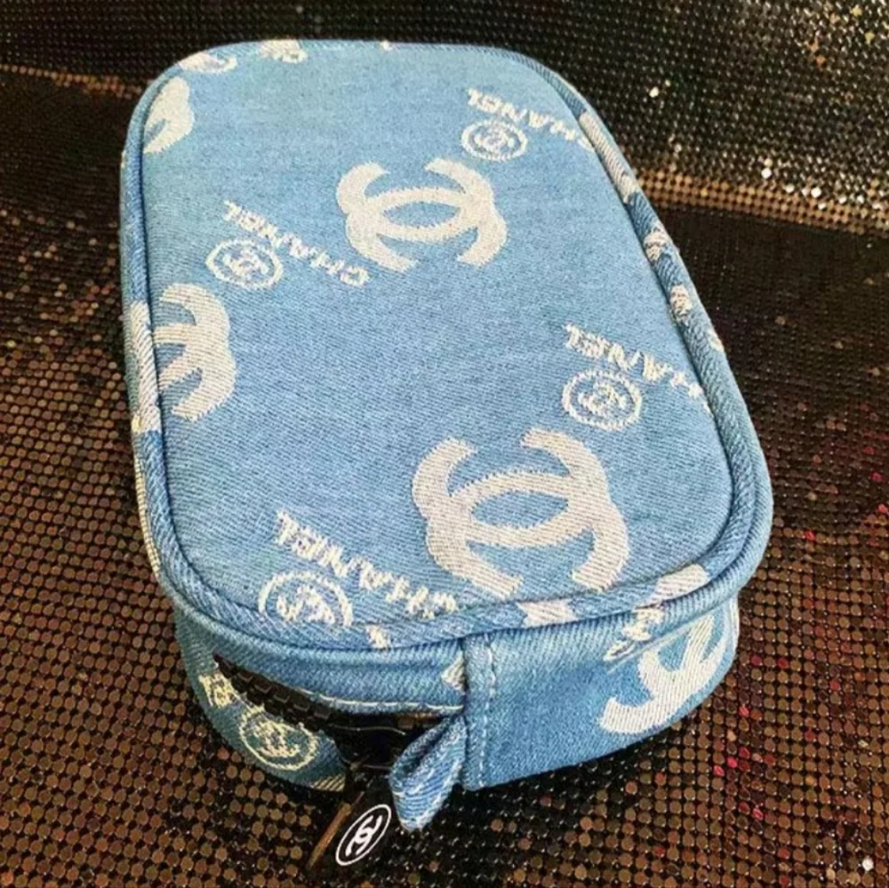 COPY - Chanel Denim Jeans cosmetic bag - Picture 6 of 9